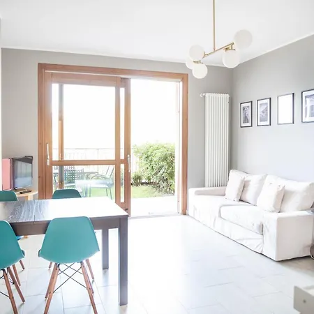 La Vista By Design Apartment *